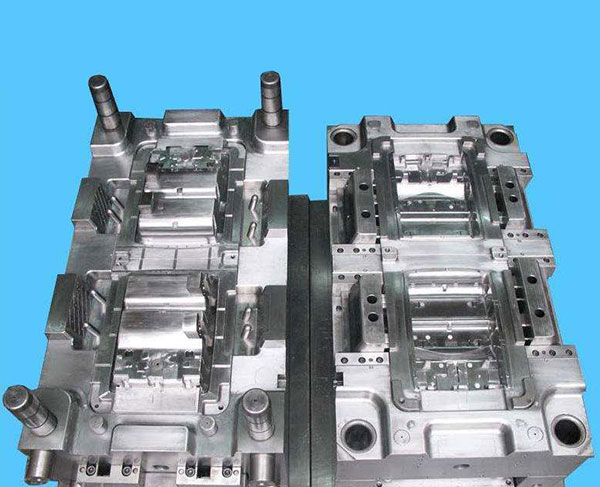 選購(gòu)塑膠模具要看哪些因素?